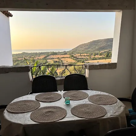 Alba Vista Mare - Mit Meerblick Und Pool Budoni, Sardinien *