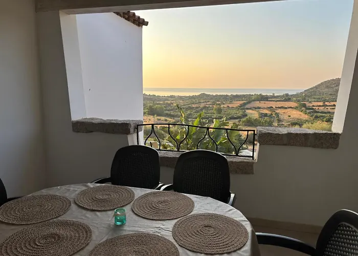 Alba Vista Mare - Mit Meerblick Und Pool Budoni, Sardinien